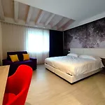 Luna Hotel 3*