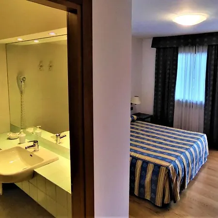 Luna Hotel 3*