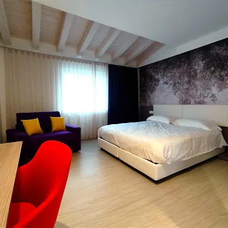 Luna Hotell 3*