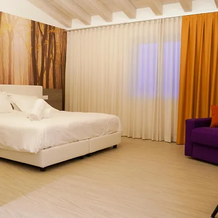 Luna Hotel 3*