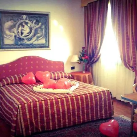 Luna Hotel